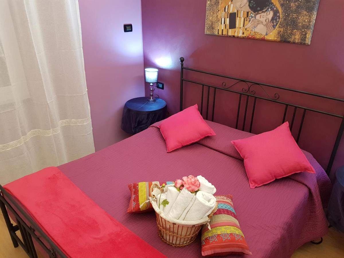Ghiro Ghiotto Bed and Breakfast Pietra Ligure Εξωτερικό φωτογραφία