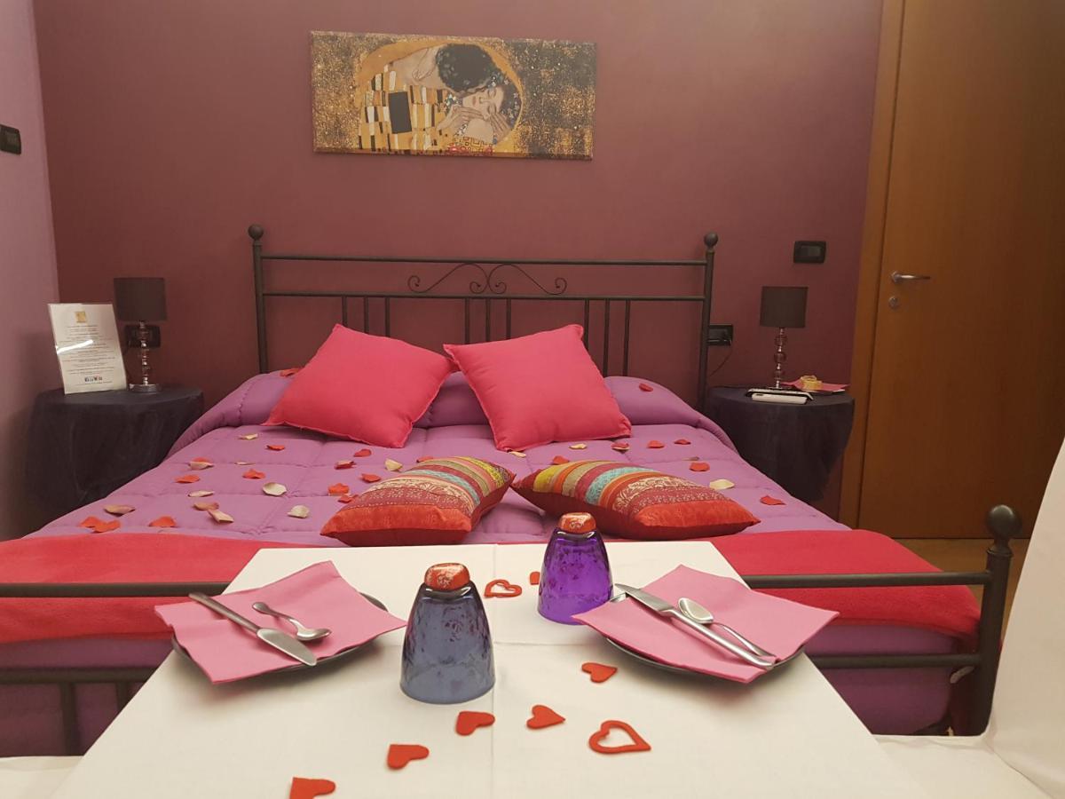 Ghiro Ghiotto Bed and Breakfast Pietra Ligure Εξωτερικό φωτογραφία