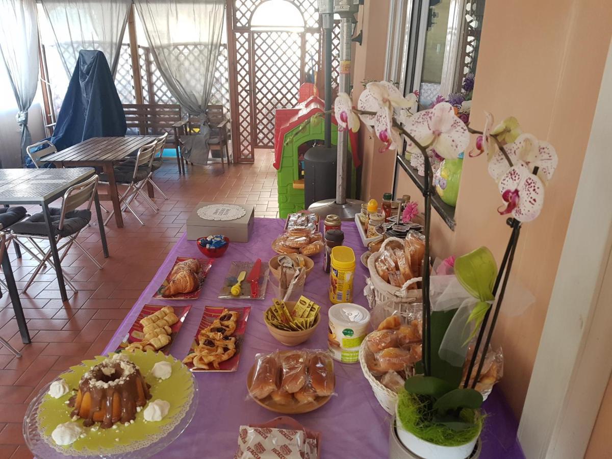 Ghiro Ghiotto Bed and Breakfast Pietra Ligure Εξωτερικό φωτογραφία