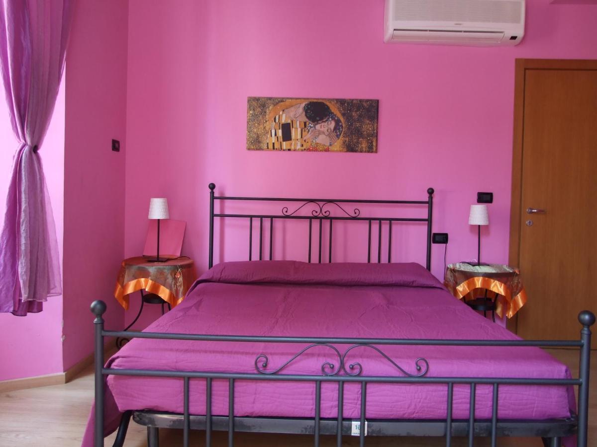 Ghiro Ghiotto Bed and Breakfast Pietra Ligure Εξωτερικό φωτογραφία