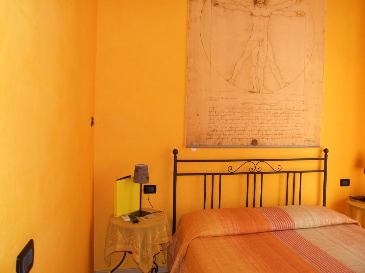 Ghiro Ghiotto Bed and Breakfast Pietra Ligure Εξωτερικό φωτογραφία