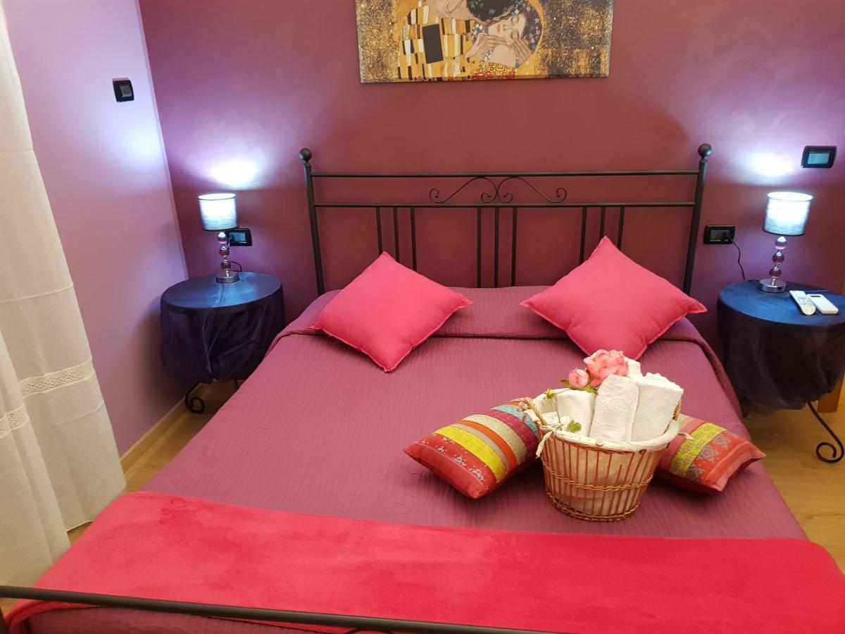 Ghiro Ghiotto Bed and Breakfast Pietra Ligure Εξωτερικό φωτογραφία