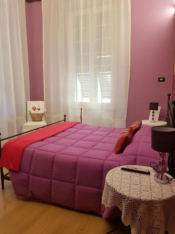 Ghiro Ghiotto Bed and Breakfast Pietra Ligure Εξωτερικό φωτογραφία