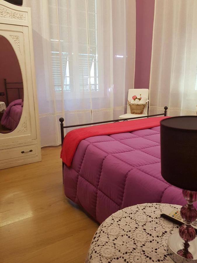 Ghiro Ghiotto Bed and Breakfast Pietra Ligure Εξωτερικό φωτογραφία
